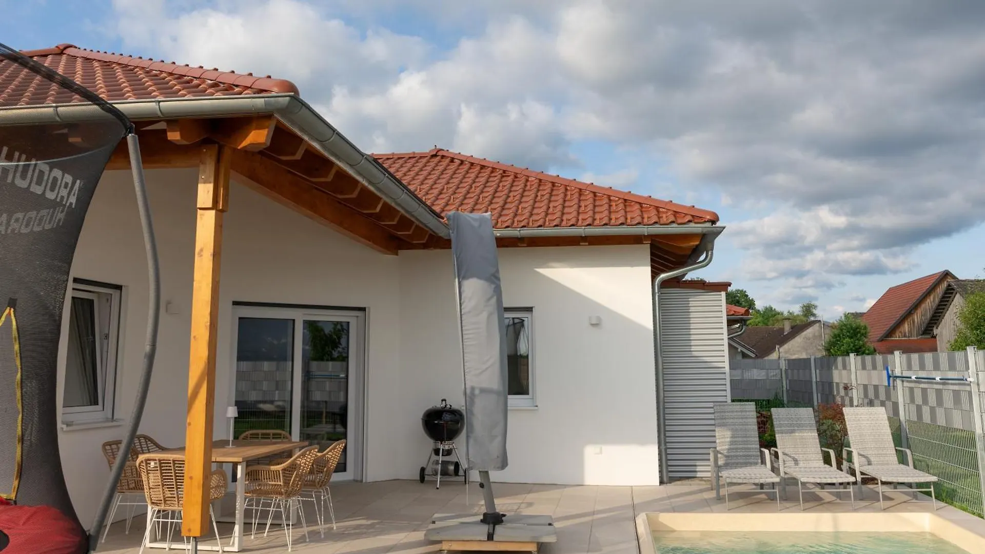 Privater Neubau Bungalow Mit Beheiztem Pool Villa Hengersberg Holiday home